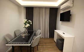 Neli Apartments